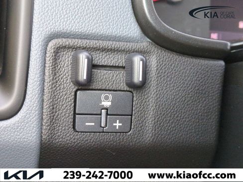 Used 2020 Chevrolet Colorado Z71 image 23