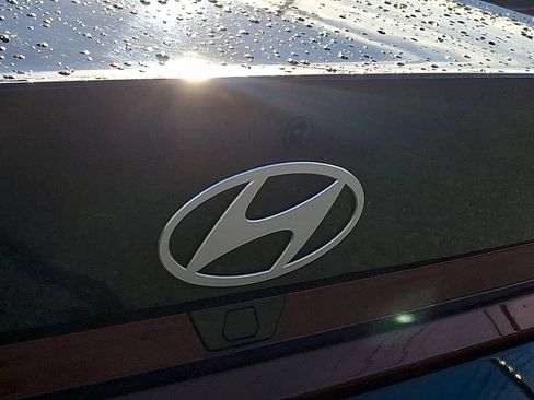 Used 2024 Hyundai Elantra SEL image 29