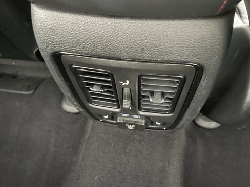 Used 2024 Dodge Durango GT image 34