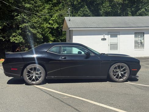 Used 2022 Dodge Challenger GT RWD image 3