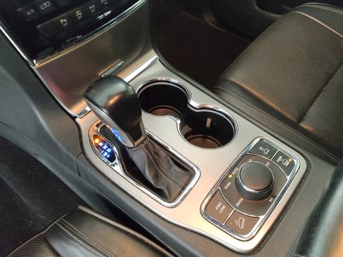 Used 2020 Jeep Grand Cherokee Overland image 26