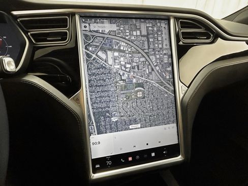 Used 2017 Tesla Model S 75D image 19