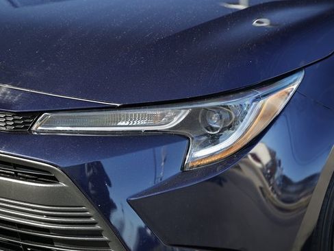 Used 2023 Toyota Corolla LE image 2