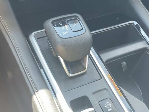 Used 2025 Nissan Pathfinder SV FWD image 21
