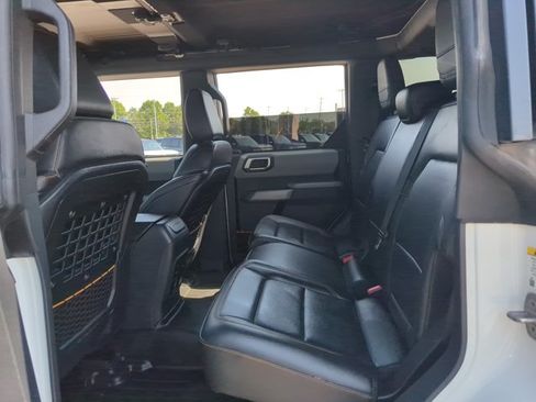 Used 2022 Ford Bronco Badlands w/ Sasquatch Package AWD/4WD image 17