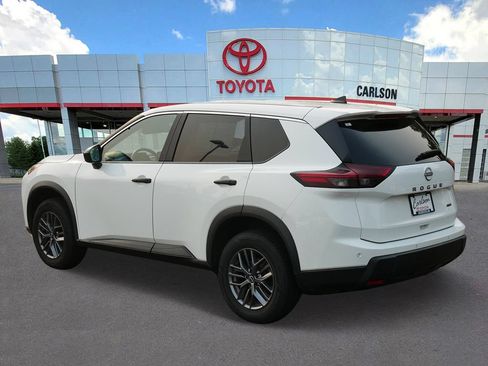 Used 2024 Nissan Rogue S AWD/4WD image 6