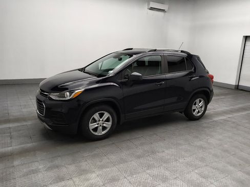 Used 2021 Chevrolet Trax LT w/ Driver Confidence Package FWD image 2