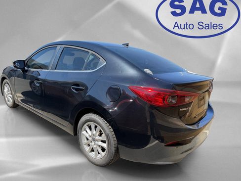 Used 2015 MAZDA MAZDA3 i Touring w/ Technology Package FWD image 4