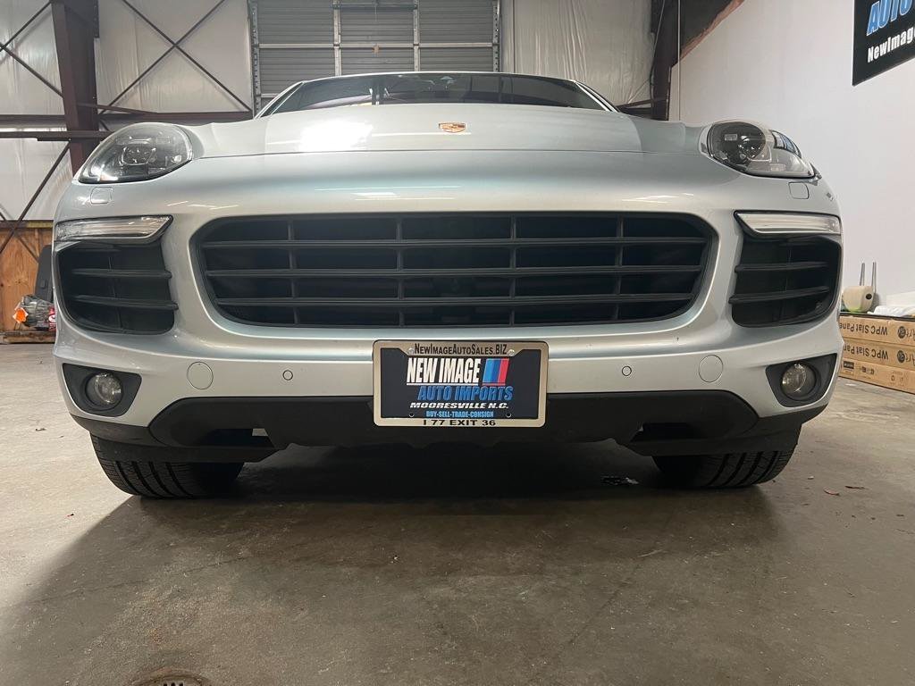Used 2017 Porsche Cayenne AWD/4WD image 12
