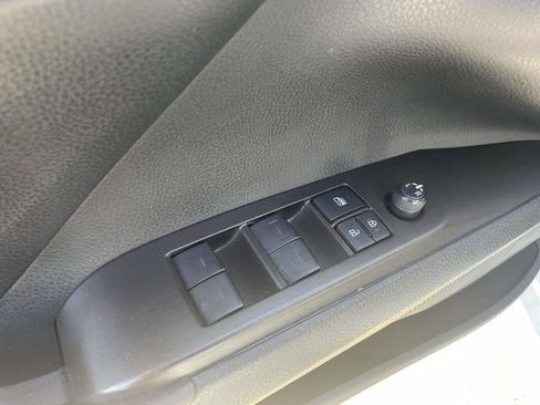Used 2021 Toyota Camry SE FWD image 18