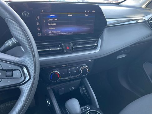 Used 2025 Chevrolet TrailBlazer LT image 18