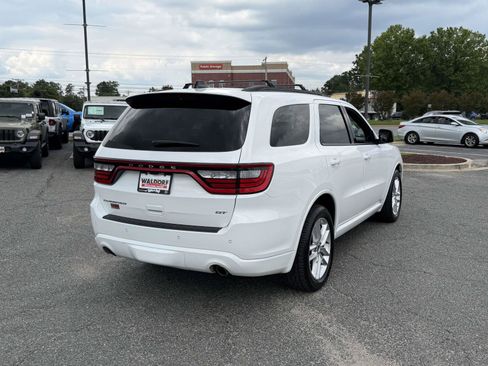 Used 2024 Dodge Durango GT RWD image 2