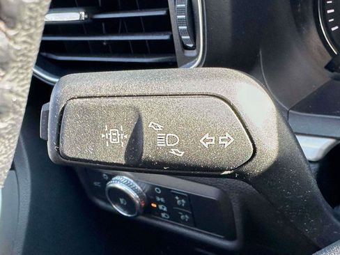 Certified 2022 Ford Explorer XLT w/ Equipment Group 202A image 25