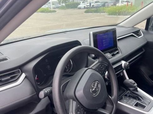 Used 2023 Toyota RAV4 XLE AWD/4WD image 13