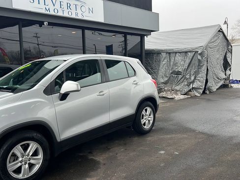 Used 2019 Chevrolet Trax LS image 4