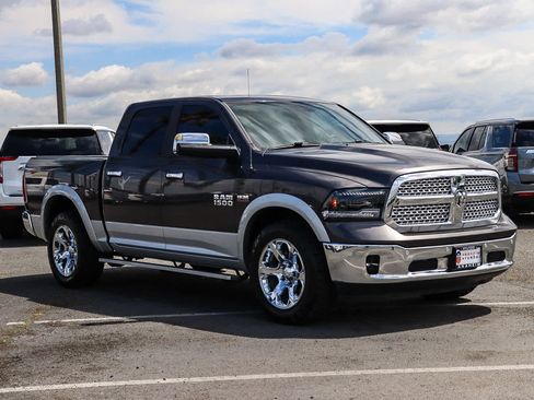 Used 2017 RAM 1500 Laramie w/ Convenience Group AWD/4WD image 3