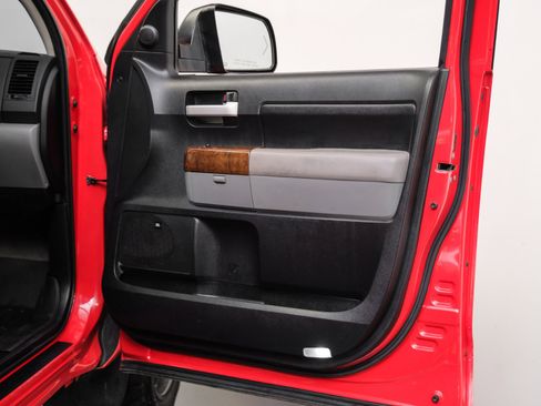 Used 2010 Toyota Tundra Platinum image 46