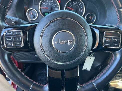 Used 2012 Jeep Wrangler Unlimited Sahara AWD/4WD image 17