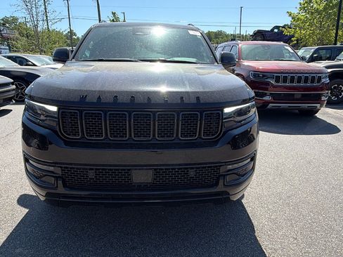 Certified 2025 Jeep Wagoneer Series II w/ Premium Group I AWD/4WD image 3