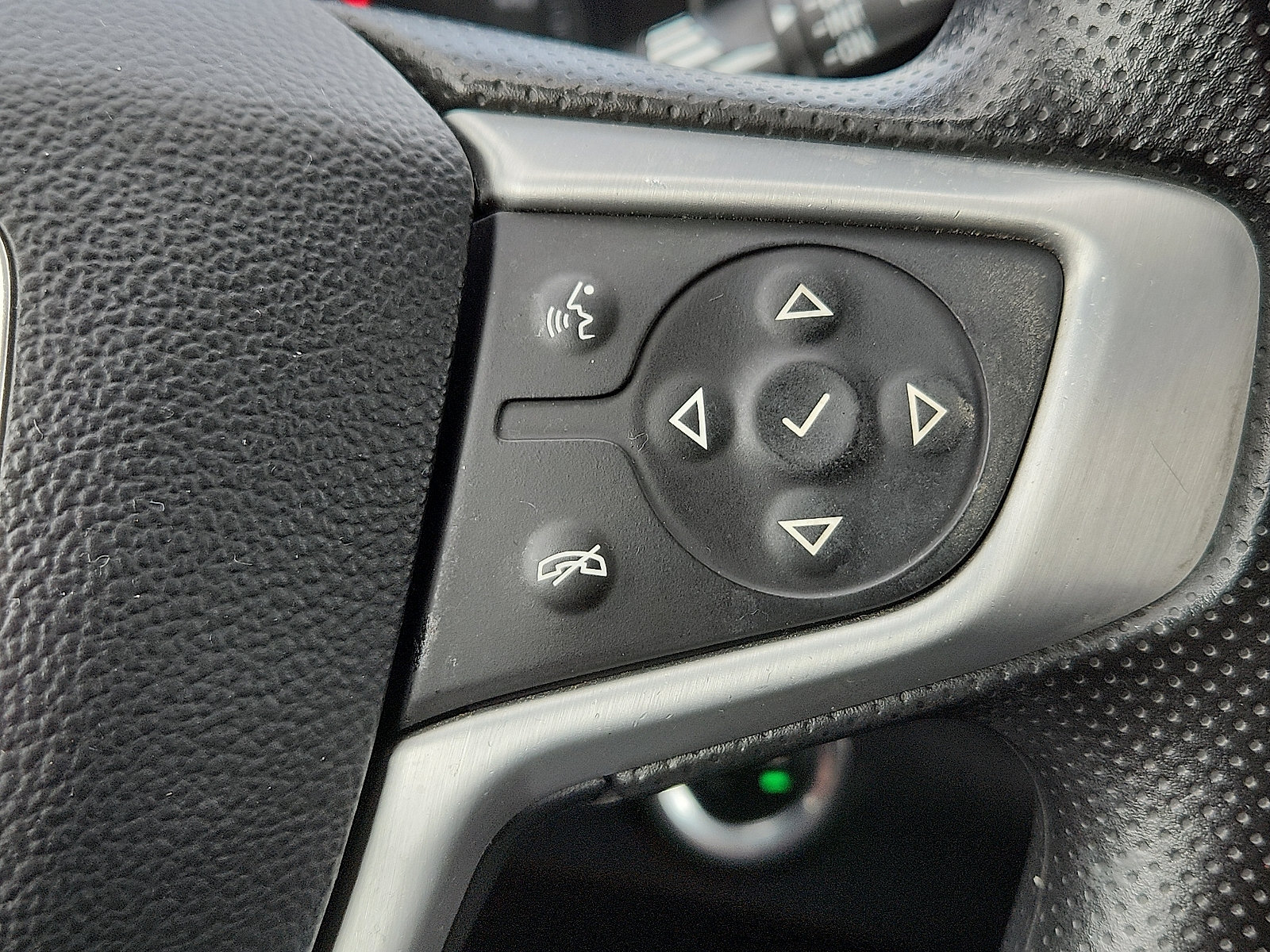 Used 2023 GMC Terrain SLE w/ Driver Convenience Package FWD image 18