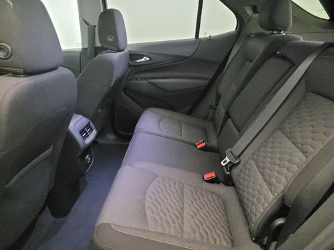 Used 2021 Chevrolet Equinox LT image 18
