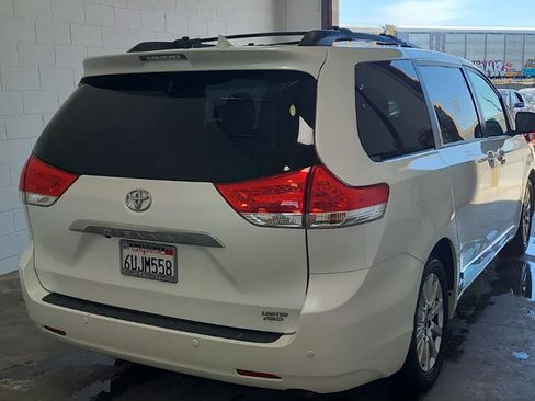 Used 2012 Toyota Sienna Limited w/ Premium Pkg AWD/4WD image 4