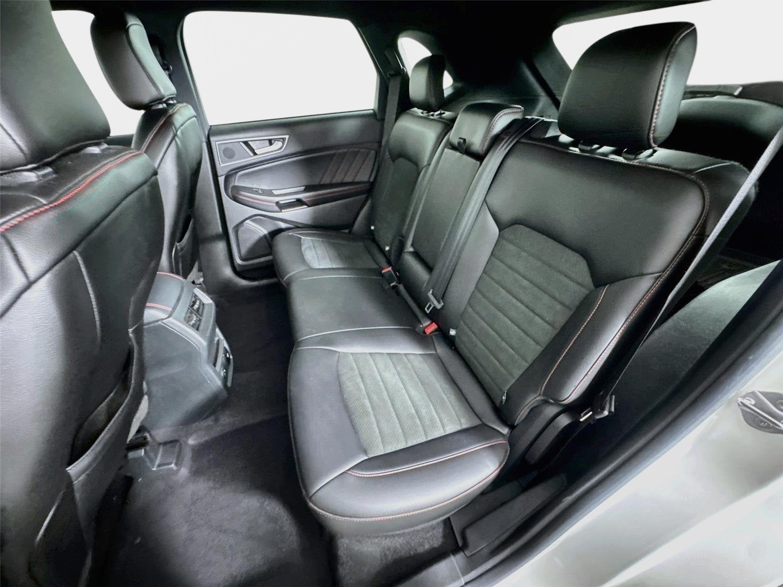 Used 2021 Ford Edge ST-Line AWD/4WD image 21