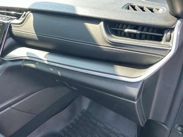 Used 2026 Jeep Grand Cherokee L 4WD image 31