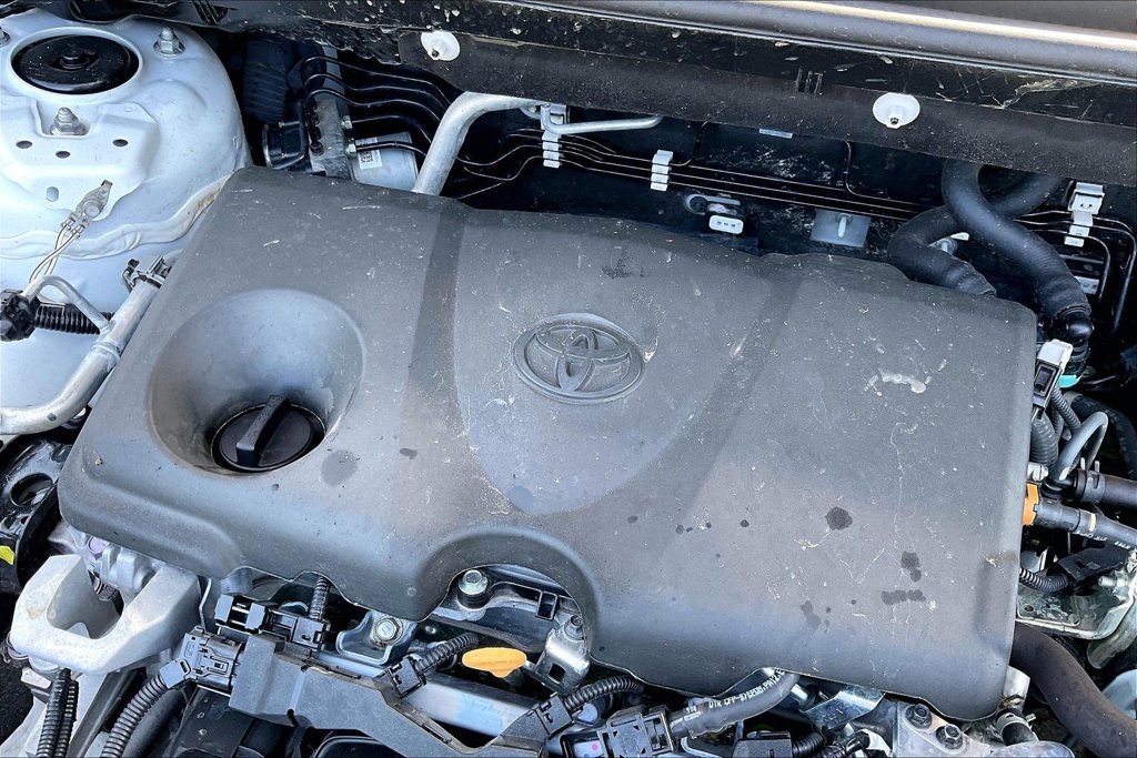 Used 2024 Toyota RAV4 XLE FWD image 34