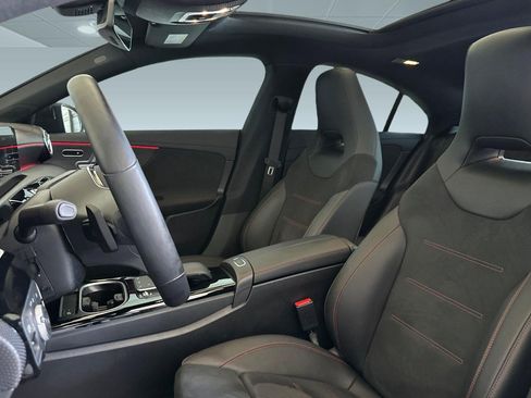 Used 2023 Mercedes-Benz CLA 250 4MATIC image 5