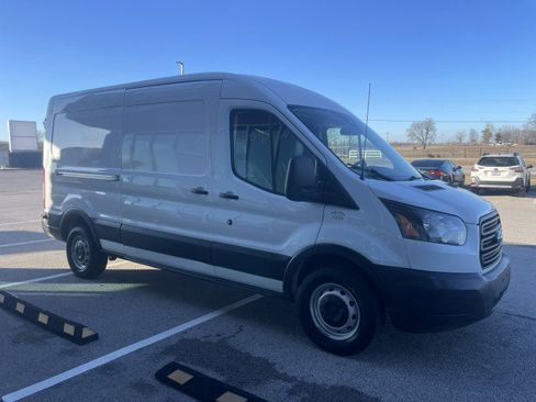 Used 2019 Ford Transit 250 148 Medium Roof image 3