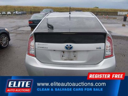 Used 2015 Toyota Prius Two FWD image 32