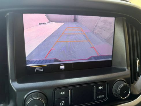 Used 2020 Chevrolet Colorado LT w/ LT Convenience Package AWD/4WD image 8