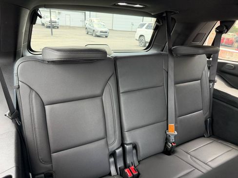 Used 2023 Chevrolet Tahoe Z71 w/ Luxury Package AWD/4WD image 25