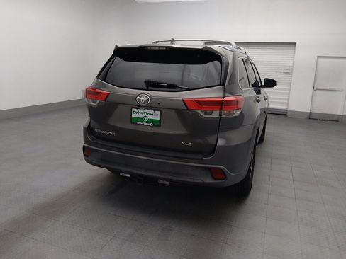 Used 2018 Toyota Highlander XLE FWD image 7