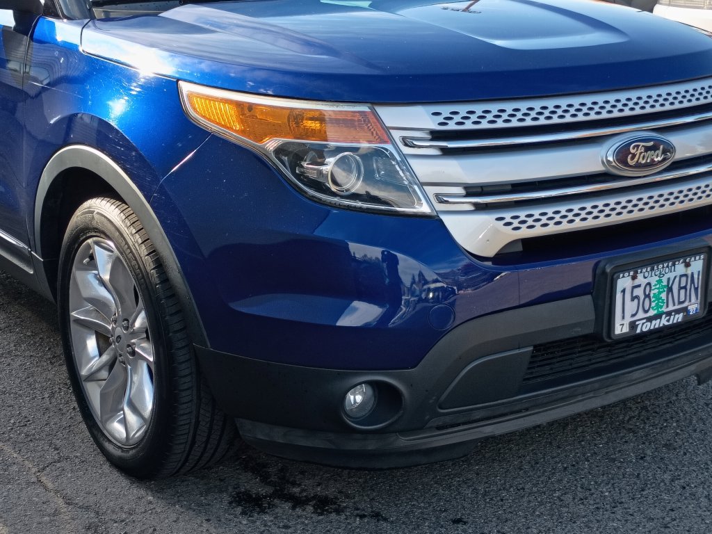 Used 2014 Ford Explorer XLT w/ Equipment Group 202A AWD/4WD image 12