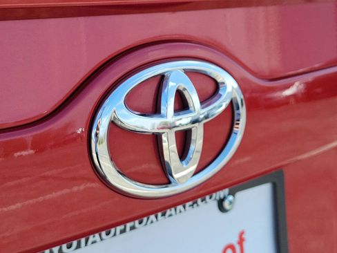 Used 2014 Toyota Camry SE FWD image 6