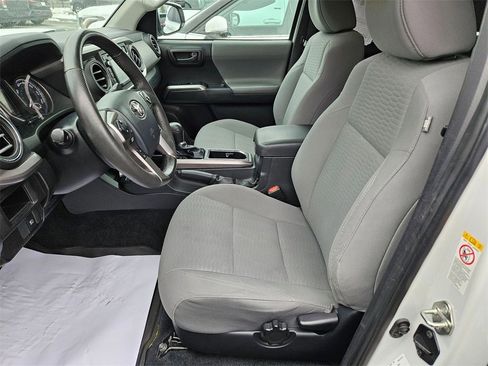 Used 2019 Toyota Tacoma 4x4 Access Cab image 8