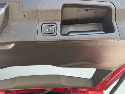 Used 2022 GMC Acadia SLE w/ Driver Convenience Package image 29