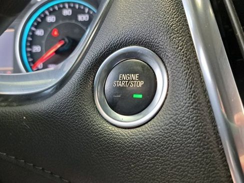 Used 2022 Chevrolet Traverse LT FWD image 14