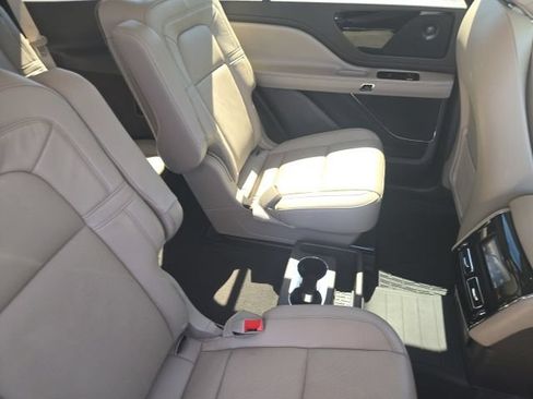 Certified 2023 Lincoln Aviator Reserve w/ Elements Package Plus AWD/4WD image 25