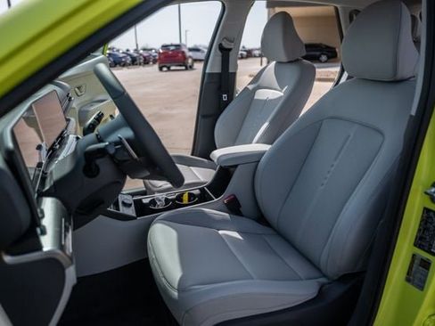 New 2026 Hyundai Kona SEL Premium image 10