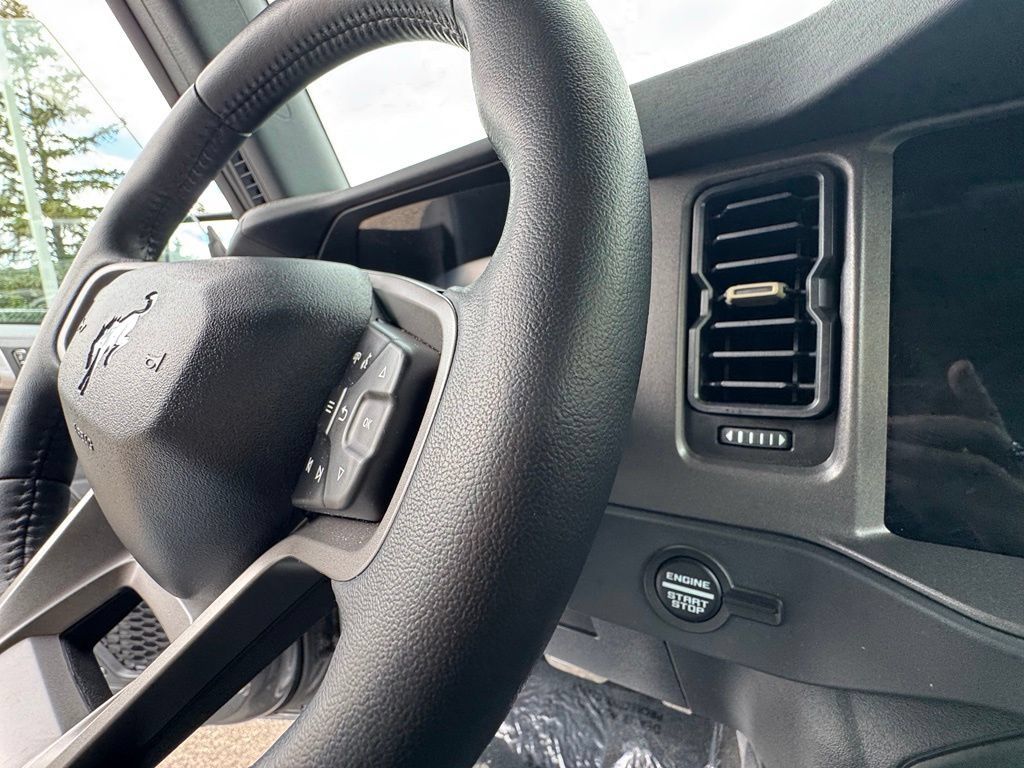 Used 2025 Ford Bronco Badlands AWD/4WD image 24