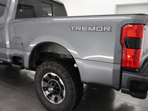 Used 2024 Ford F250 Lariat w/ Lariat Ultimate Package AWD/4WD image 35
