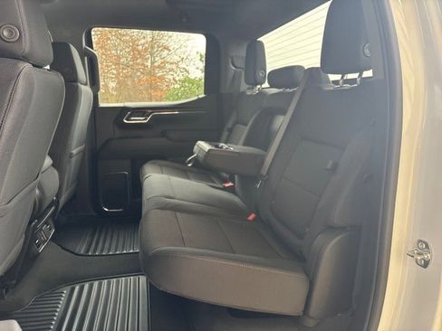 New 2025 GMC Sierra 1500 Elevation image 34