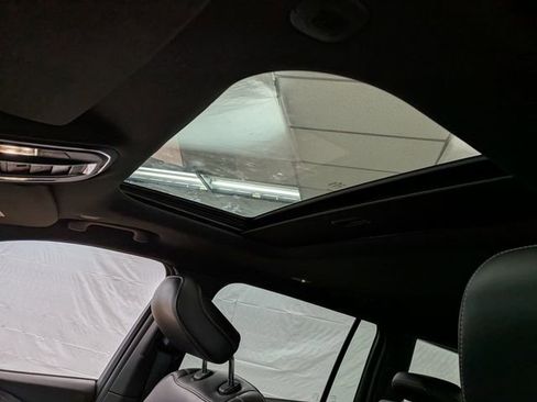 Used 2023 Jeep Grand Cherokee L Laredo image 15