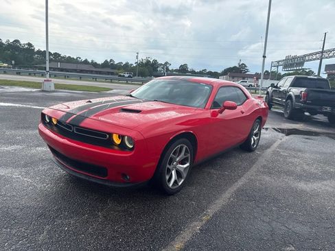 Used 2015 Dodge Challenger SXT Plus w/ Driver Convenience Group RWD image 8