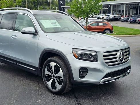 New 2026 Mercedes-Benz GLB 250 4MATIC image 2