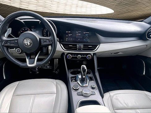 Used 2020 Alfa Romeo Giulia w/ Quick Order Package 22K Sport image 15