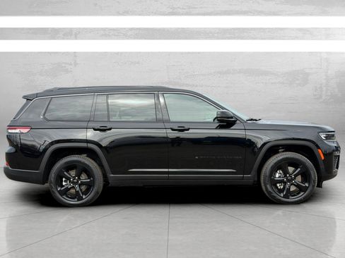 New 2026 Jeep Grand Cherokee L Limited w/ Limited Altitude Package AWD/4WD image 4